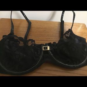 Victoria’s Secret very sexy bra black size 36D